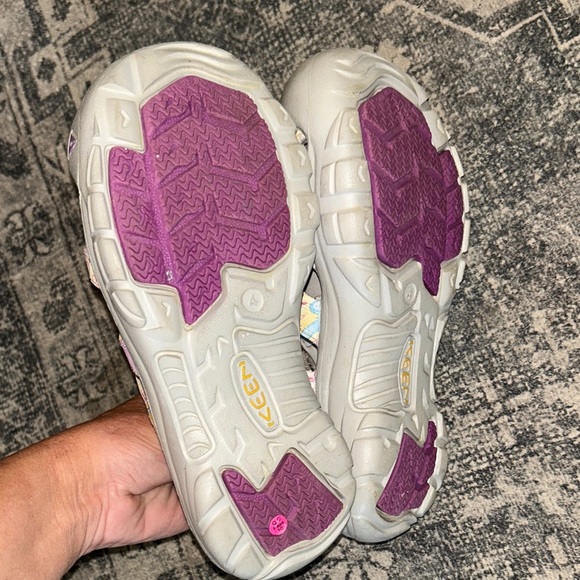 Keen Kids Sandals with Yellow and Purple Floral Design - Picture 4 of 5